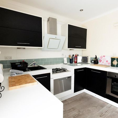 Willow Cottage - Cost 3 Bed Cottage In Penrhyn Bay With Sea Views With Access To Snowdonia Rhôs-on-Sea Exteriér fotografie