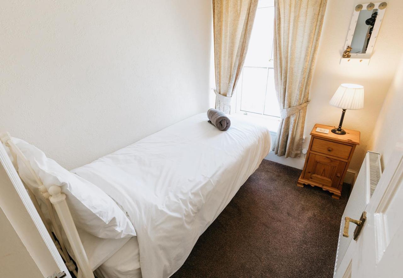 Willow Cottage - Cost 3 Bed Cottage In Penrhyn Bay With Sea Views With Access To Snowdonia Rhôs-on-Sea Exteriér fotografie