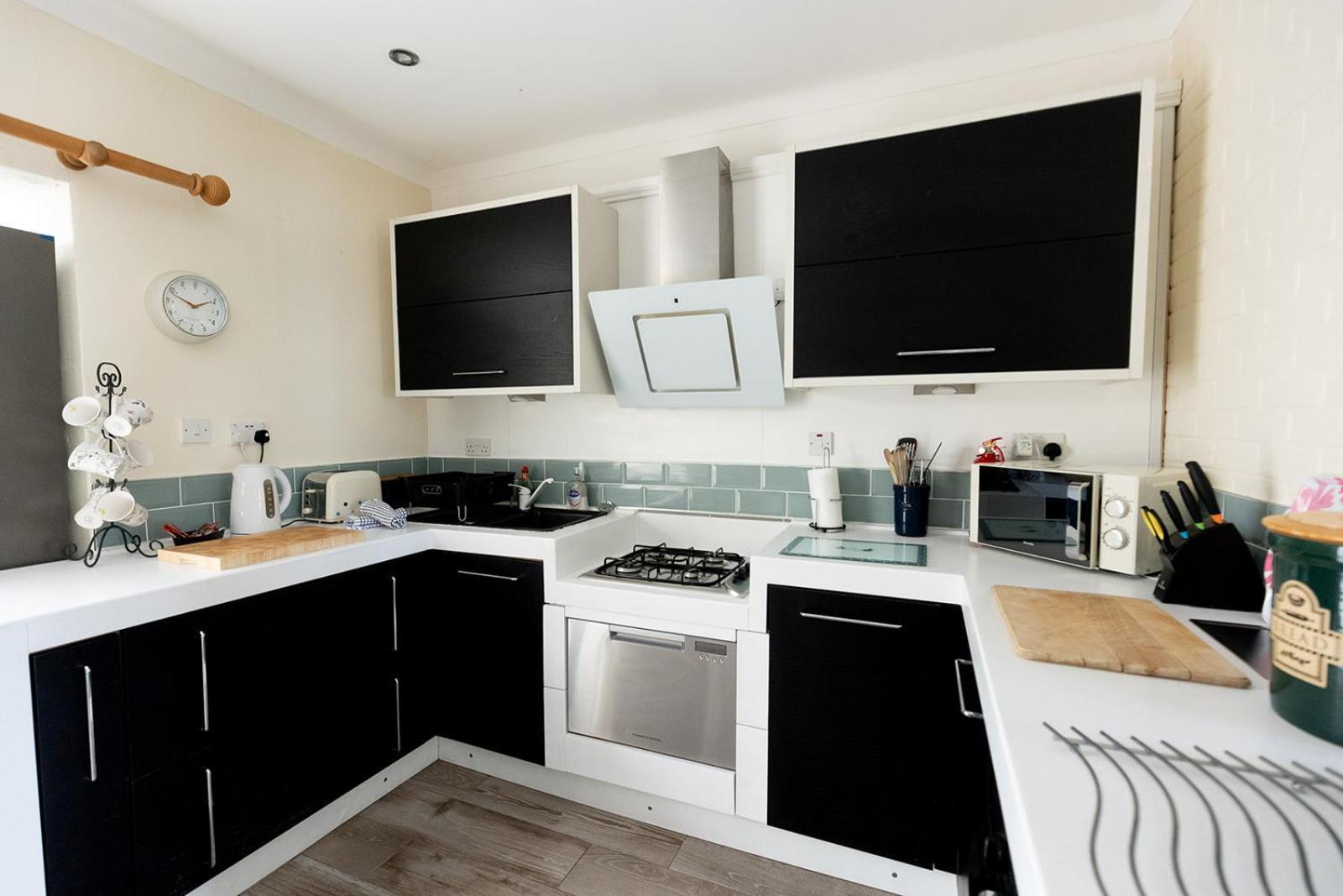 Willow Cottage - Cost 3 Bed Cottage In Penrhyn Bay With Sea Views With Access To Snowdonia Rhôs-on-Sea Exteriér fotografie