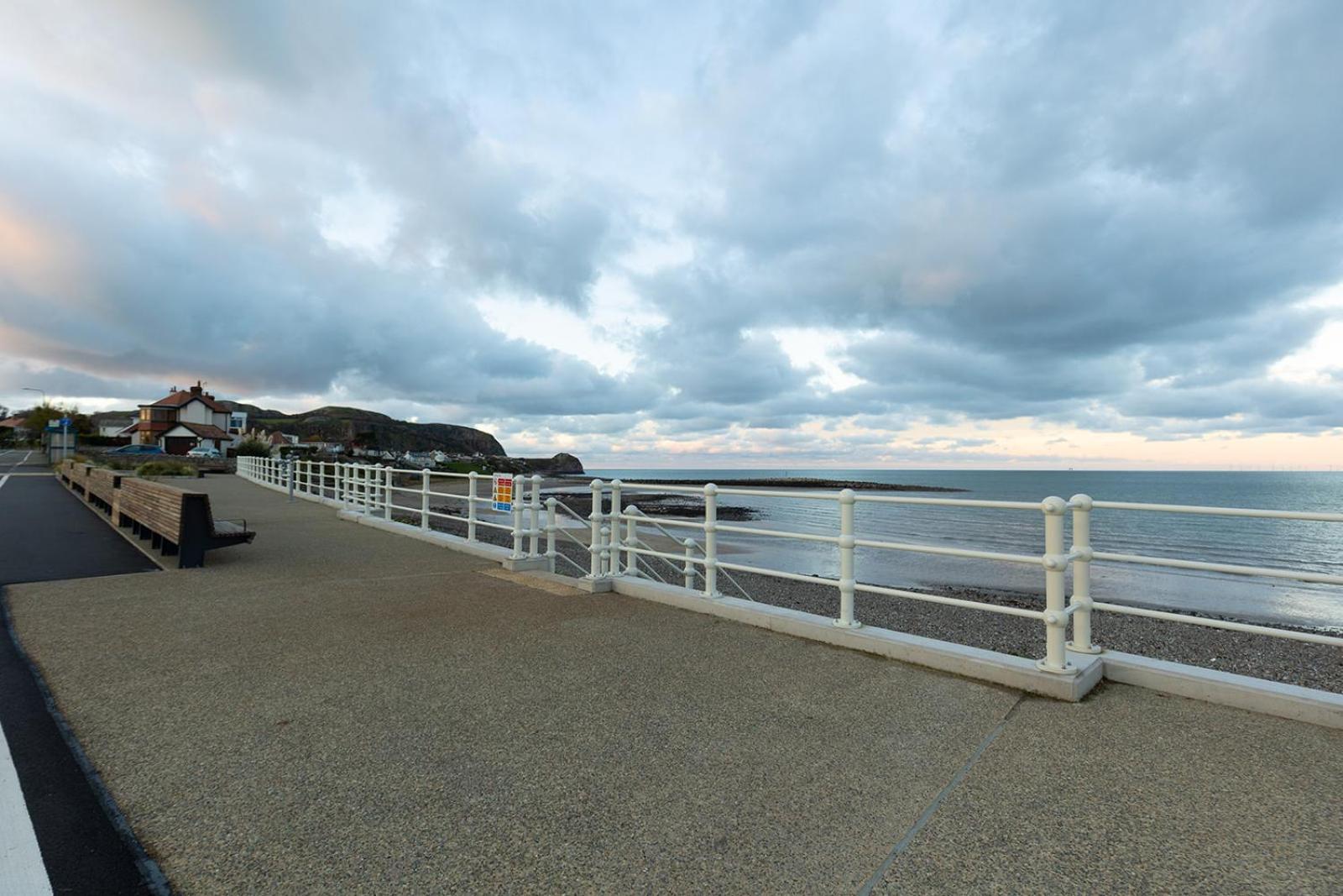 Willow Cottage - Cost 3 Bed Cottage In Penrhyn Bay With Sea Views With Access To Snowdonia Rhôs-on-Sea Exteriér fotografie